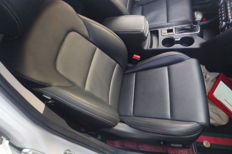 Used Kia KX5 2017 1.6T Automatic Two-Wheel Drive 15th Anniversary Special Edition DLX Right Front Seat