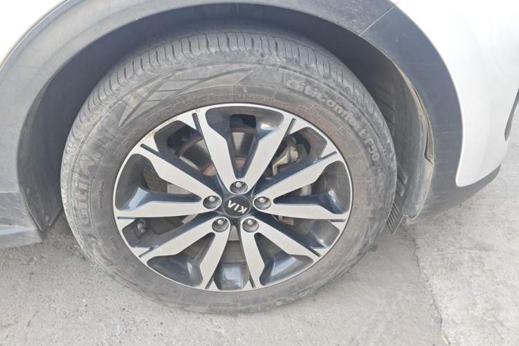 Used Kia KX5 2017 1.6T Automatic Two-Wheel Drive 15th Anniversary Special Edition DLX Right Front Wheel Hub