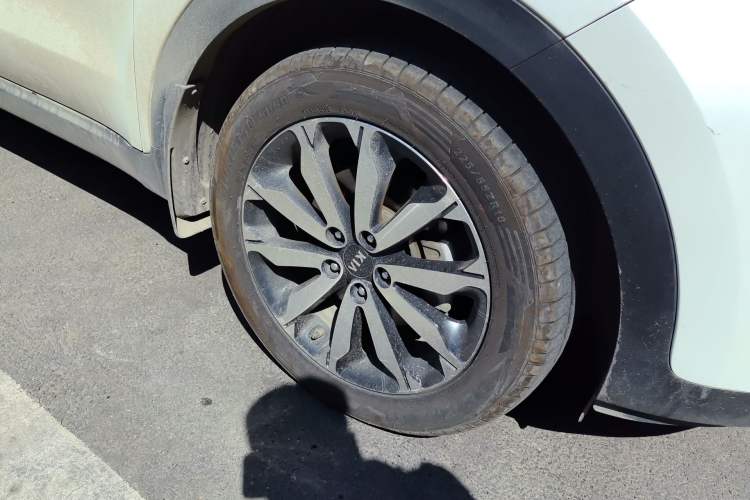 Used Kia KX5 2017 1.6T Automatic Two-Wheel Drive 15th Anniversary Special Edition DLX Right Front Wheel Hub