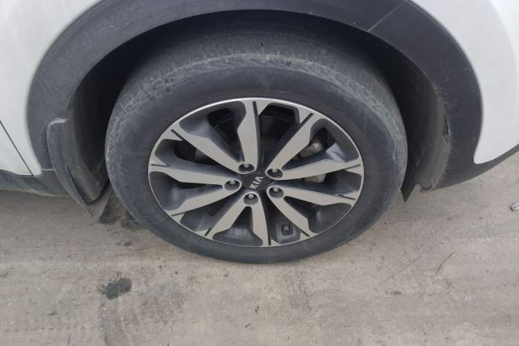 Used Kia KX5 2017 1.6T Automatic Two-Wheel Drive 15th Anniversary Special Edition DLX Right Front Wheel Hub