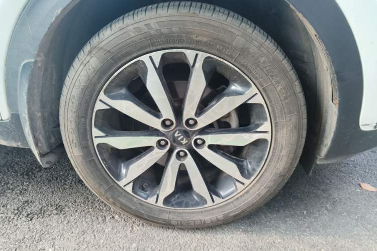 Used Kia KX5 2017 1.6T Automatic Two-Wheel Drive 15th Anniversary Special Edition DLX Right Front Wheel Hub