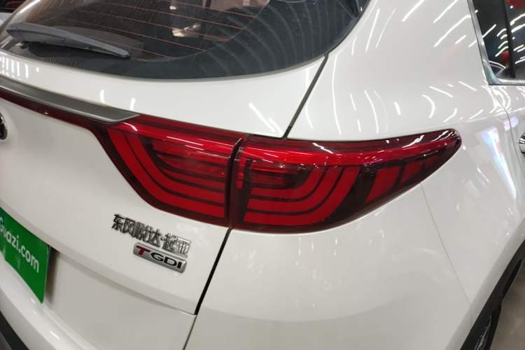 Used Kia KX5 2017 1.6T Automatic Two-Wheel Drive 15th Anniversary Special Edition DLX Right Rear Taillight