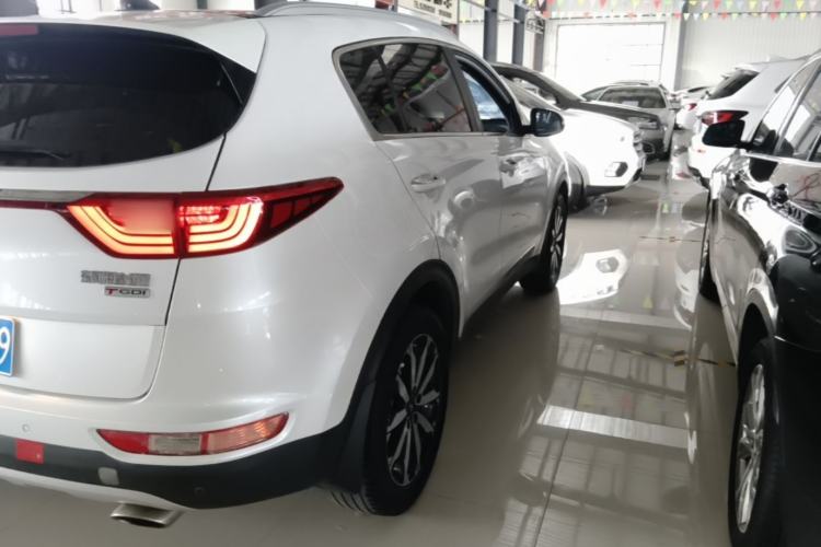 Used Kia KX5 2017 1.6T Automatic Two-Wheel Drive 15th Anniversary Special Edition DLX Right Rear Taillight