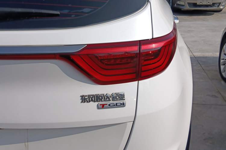 Used Kia KX5 2017 1.6T Automatic Two-Wheel Drive 15th Anniversary Special Edition DLX Right Rear Taillight