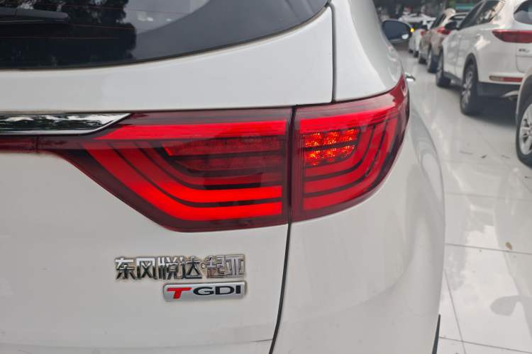 Used Kia KX5 2017 1.6T Automatic Two-Wheel Drive 15th Anniversary Special Edition DLX Right Rear Taillight