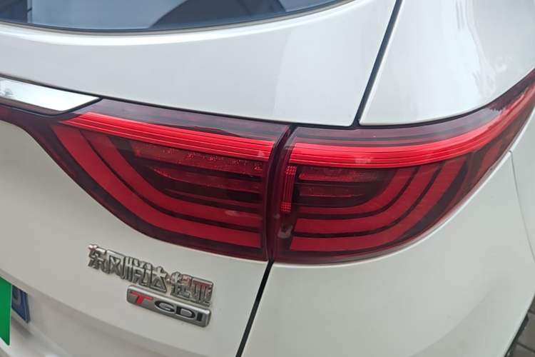 Used Kia KX5 2017 1.6T Automatic Two-Wheel Drive 15th Anniversary Special Edition DLX Right Rear Taillight