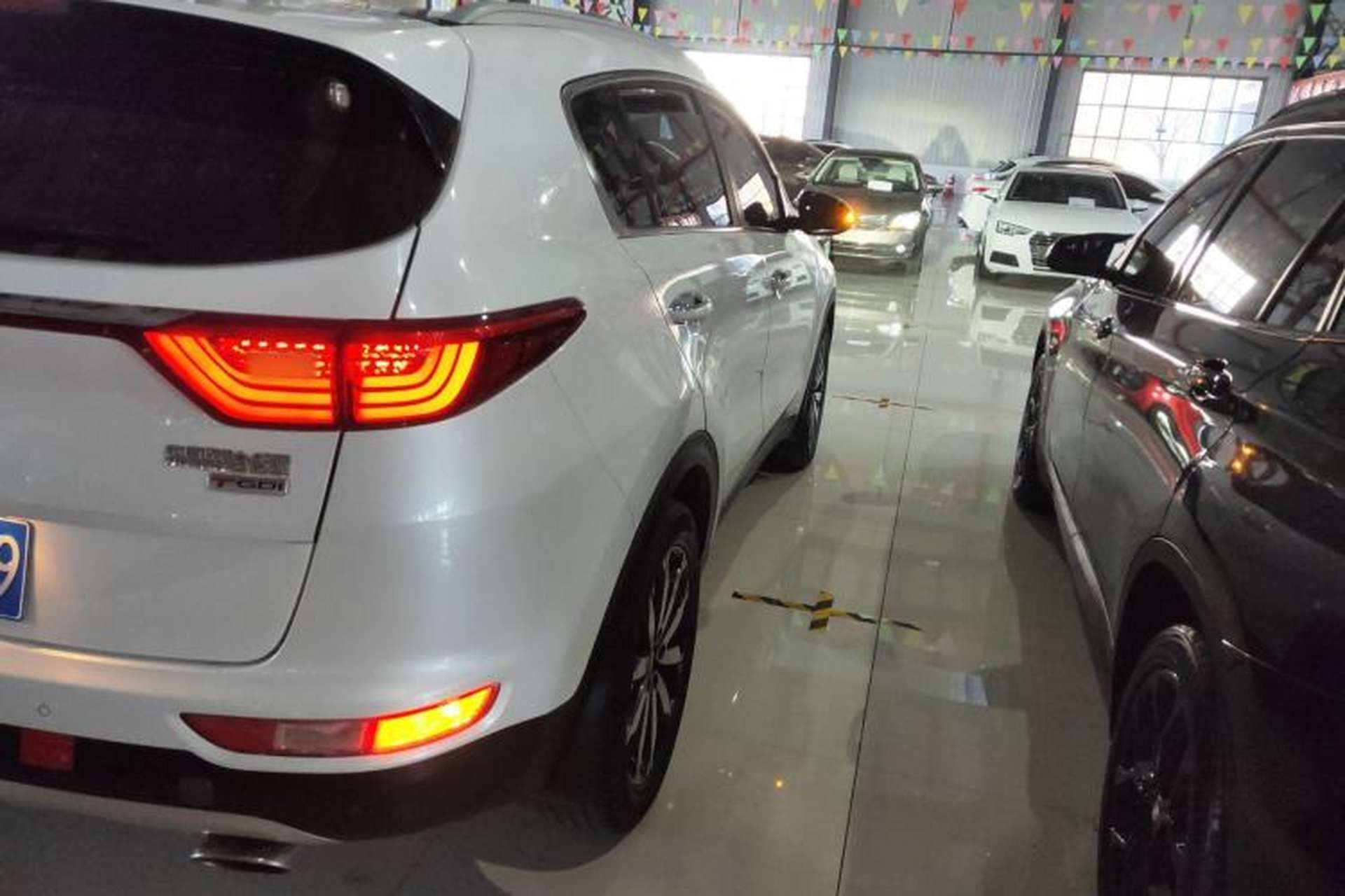 Used Kia KX5 2017 1.6T Automatic Two-Wheel Drive 15th Anniversary Special Edition DLX Right Rear Taillight