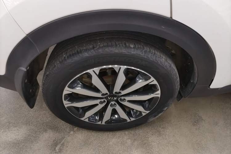 Used Kia KX5 2017 1.6T Automatic Two-Wheel Drive 15th Anniversary Special Edition DLX Right Rear Wheel Hub