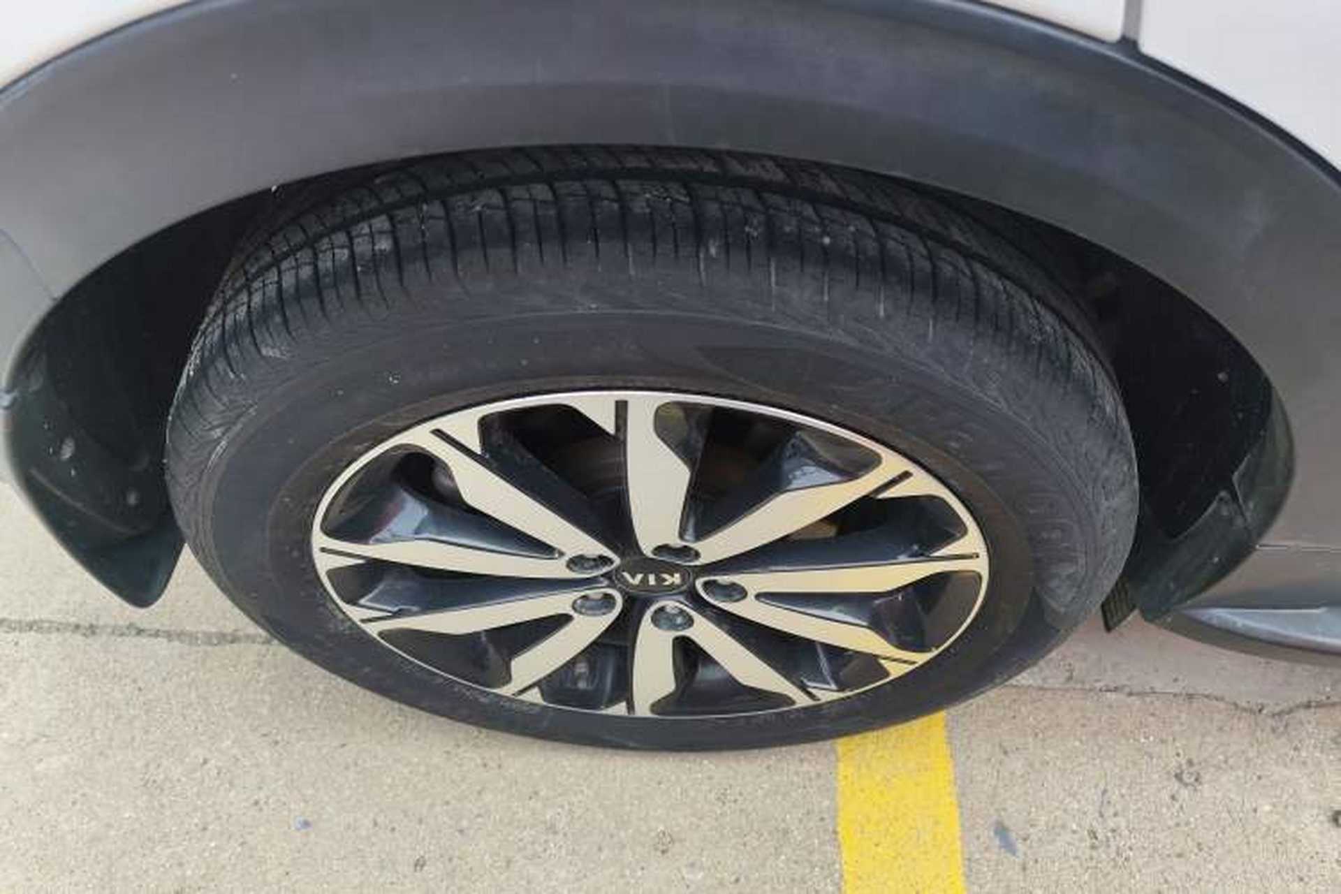 Used Kia KX5 2017 1.6T Automatic Two-Wheel Drive 15th Anniversary Special Edition DLX Right Rear Wheel Hub