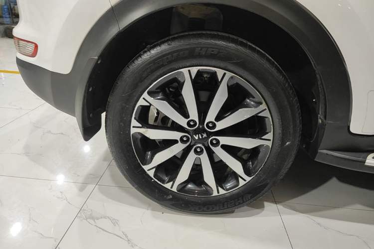 Used Kia KX5 2017 1.6T Automatic Two-Wheel Drive 15th Anniversary Special Edition DLX Right Rear Wheel Hub