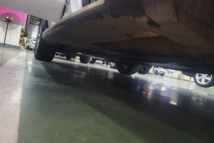 Used Kia KX5 2017 1.6T Automatic Two-Wheel Drive 15th Anniversary Special Edition DLX Right Side Sill