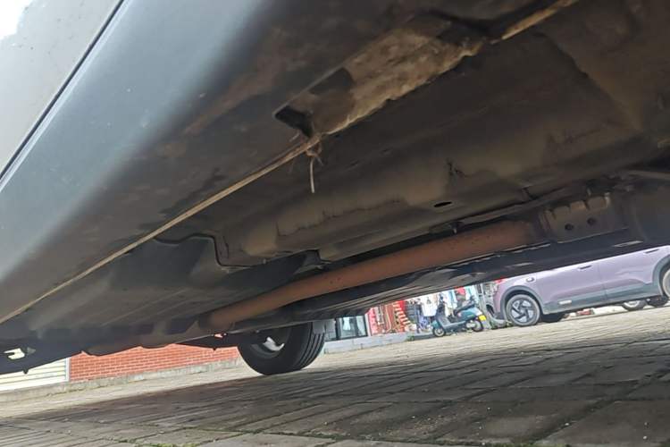 Used Kia KX5 2017 1.6T Automatic Two-Wheel Drive 15th Anniversary Special Edition DLX Right Side Sill