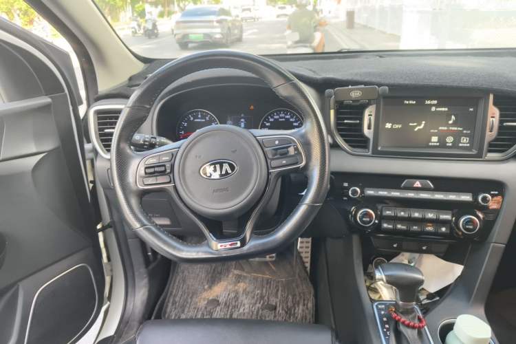 Used Kia KX5 2017 1.6T Automatic Two-Wheel Drive 15th Anniversary Special Edition DLX Steering Wheel