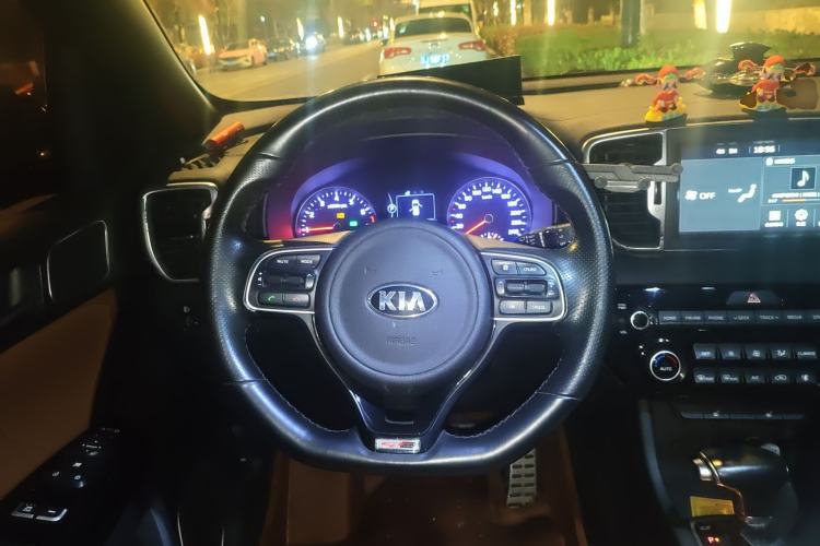 Used Kia KX5 2017 1.6T Automatic Two-Wheel Drive 15th Anniversary Special Edition DLX Steering Wheel