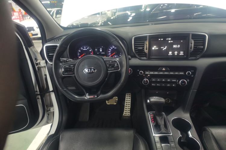 Used Kia KX5 2017 1.6T Automatic Two-Wheel Drive 15th Anniversary Special Edition DLX Steering Wheel