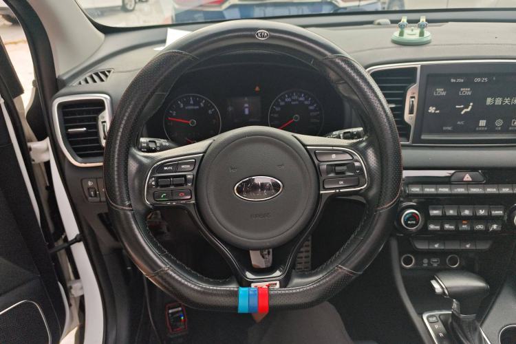 Used Kia KX5 2017 1.6T Automatic Two-Wheel Drive 15th Anniversary Special Edition DLX Steering Wheel