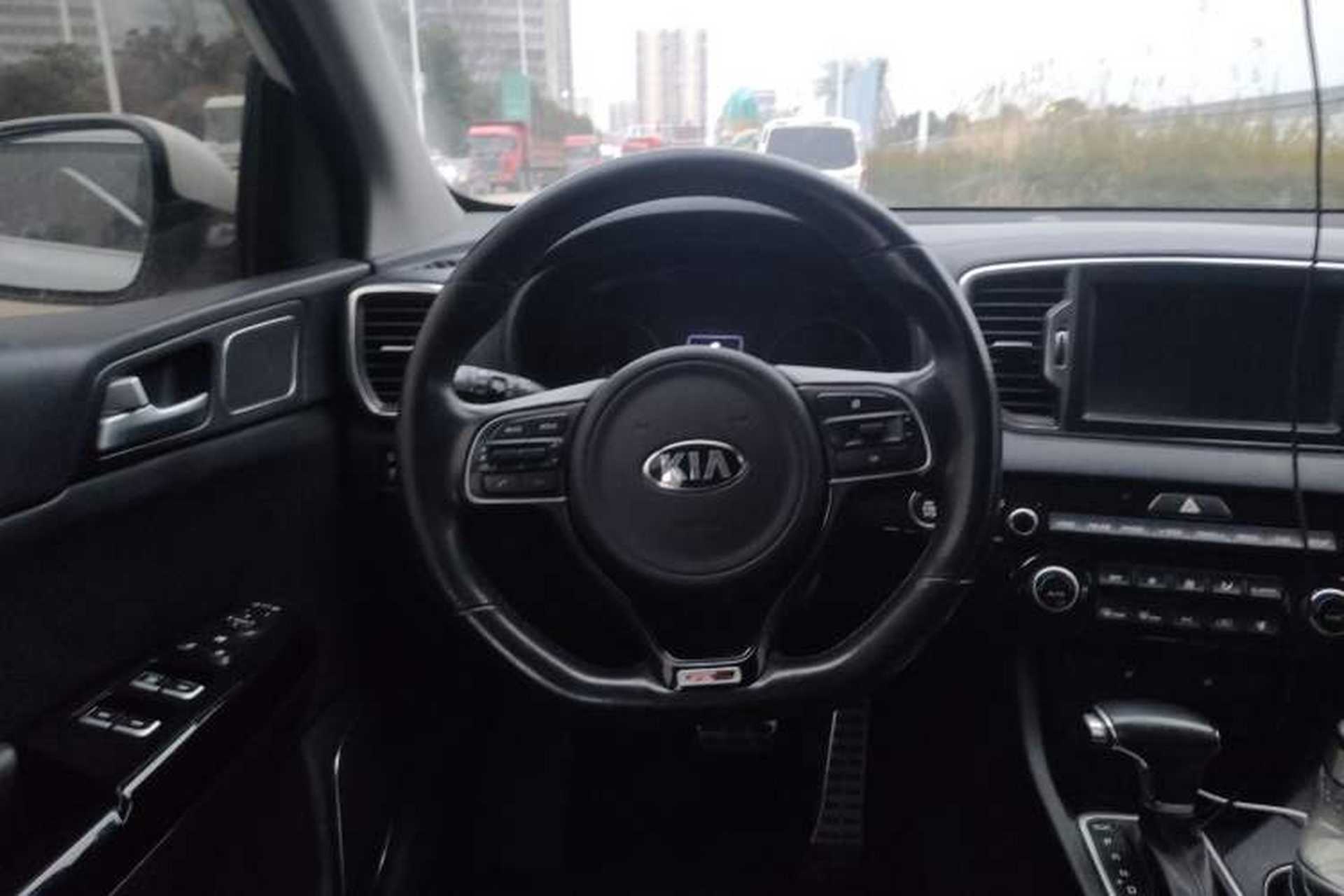 Used Kia KX5 2017 1.6T Automatic Two-Wheel Drive 15th Anniversary Special Edition DLX Steering Wheel