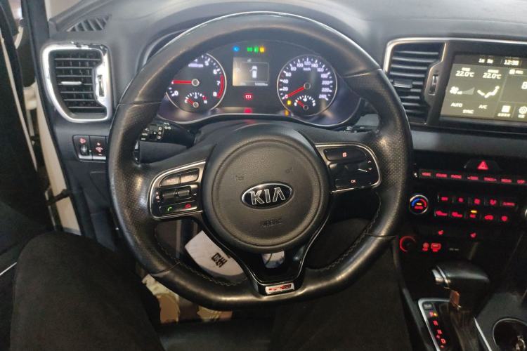 Used Kia KX5 2017 1.6T Automatic Two-Wheel Drive 15th Anniversary Special Edition DLX Steering Wheel