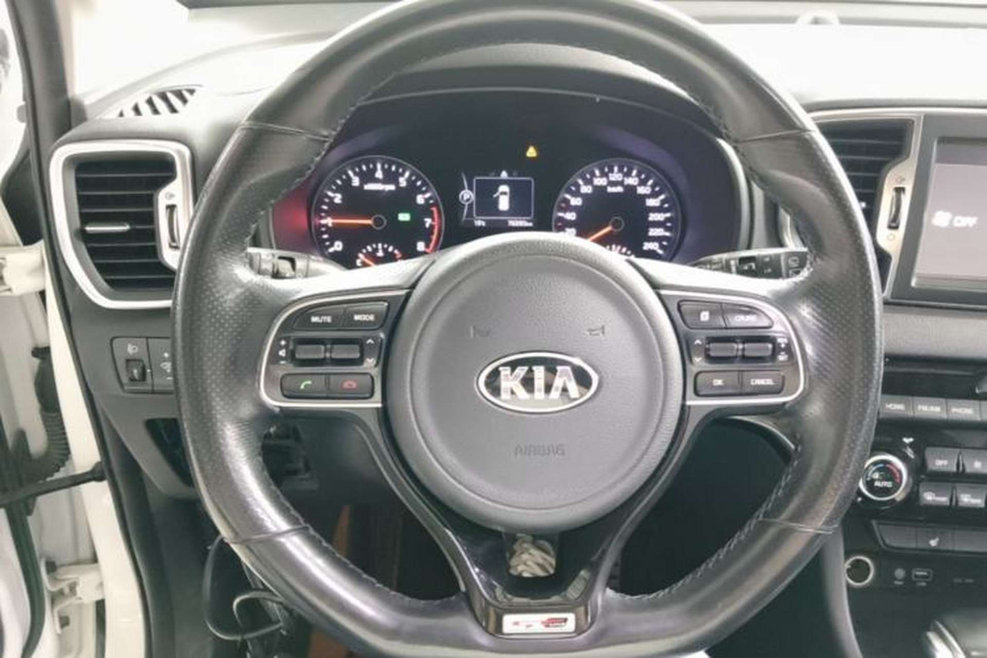 Used Kia KX5 2017 1.6T Automatic Two-Wheel Drive 15th Anniversary Special Edition DLX Steering Wheel