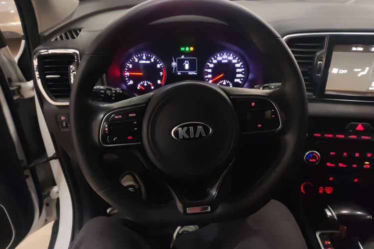 Used Kia KX5 2017 1.6T Automatic Two-Wheel Drive 15th Anniversary Special Edition DLX Steering Wheel