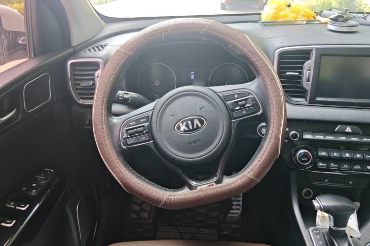 Used Kia KX5 2017 1.6T Automatic Two-Wheel Drive 15th Anniversary Special Edition DLX Steering Wheel