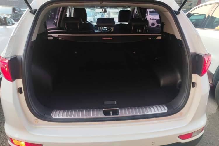 Used Kia KX5 2017 1.6T Automatic Two-Wheel Drive 15th Anniversary Special Edition DLX Trunk