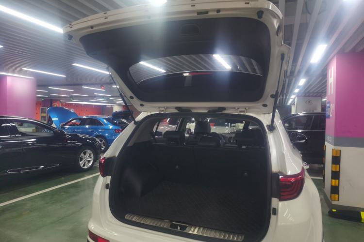 Used Kia KX5 2017 1.6T Automatic Two-Wheel Drive 15th Anniversary Special Edition DLX Trunk