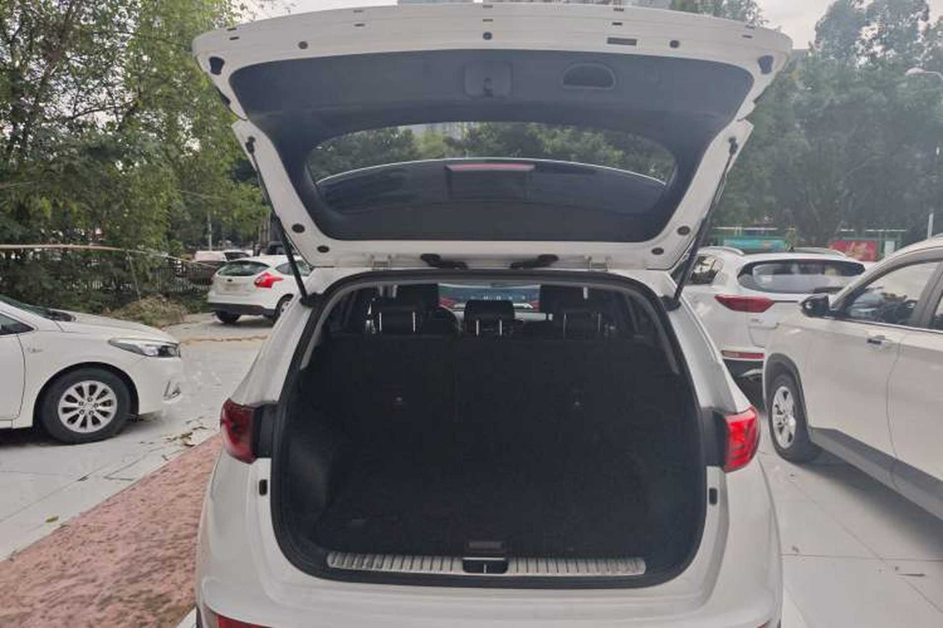 Used Kia KX5 2017 1.6T Automatic Two-Wheel Drive 15th Anniversary Special Edition DLX Trunk