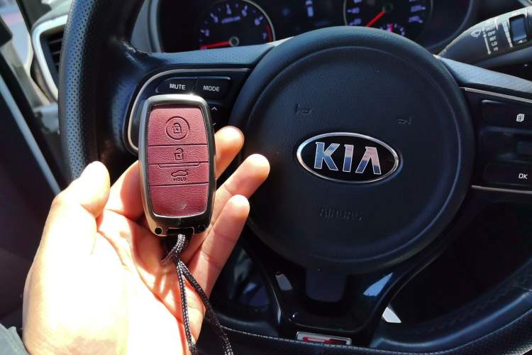 Used Kia KX5 2017 1.6T Automatic Two-Wheel Drive 15th Anniversary Special Edition DLX Vehicle Key