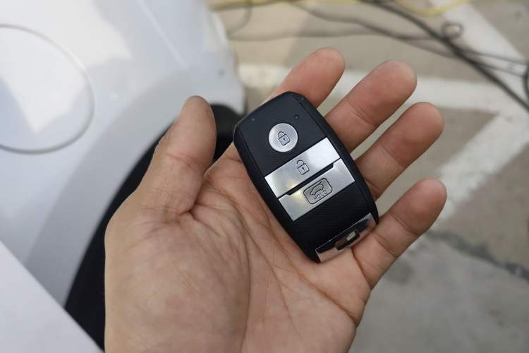 Used Kia KX5 2017 1.6T Automatic Two-Wheel Drive 15th Anniversary Special Edition DLX Vehicle Key