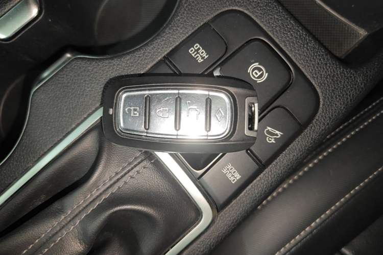 Used Kia KX5 2017 1.6T Automatic Two-Wheel Drive 15th Anniversary Special Edition DLX Vehicle Key