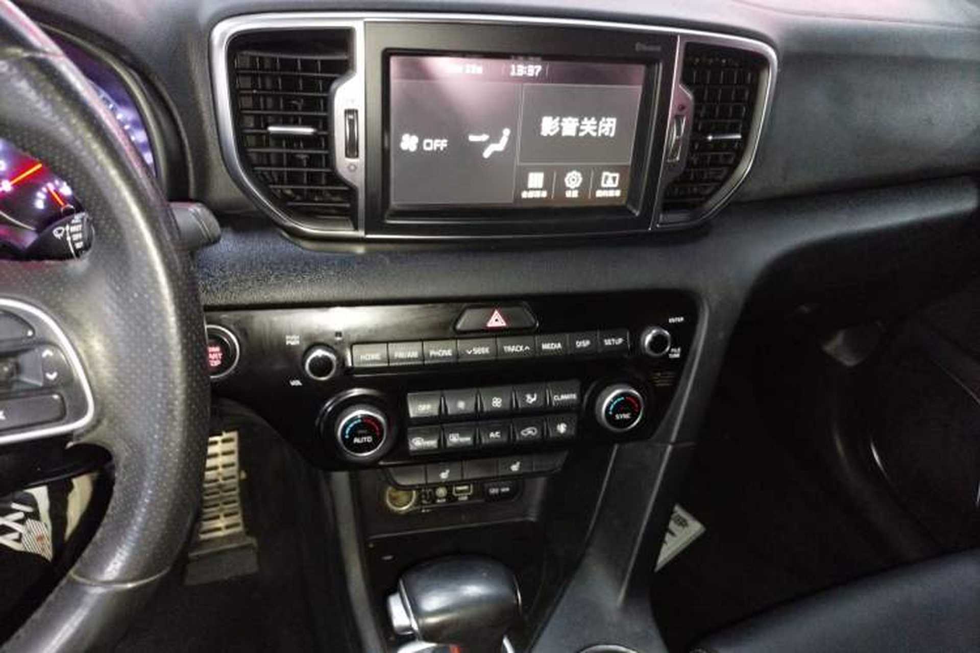 Used Kia KX5 2017 1.6T Automatic Two-Wheel Drive 15th Anniversary Special Edition DLX Audio And AC Panel