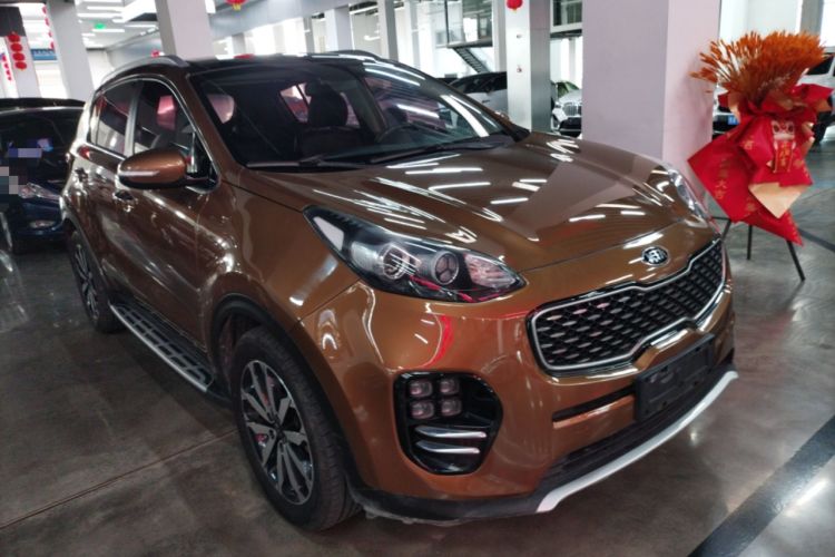Used Kia KX5 2017 1.6T Automatic Two-Wheel Drive 15th Anniversary Special Edition DLX Front Right 45 Deg