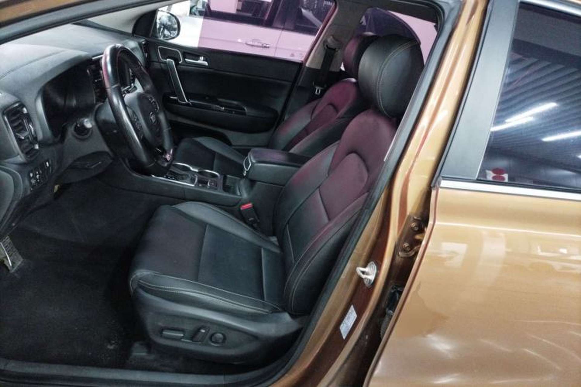Used Kia KX5 2017 1.6T Automatic Two-Wheel Drive 15th Anniversary Special Edition DLX Left Front Seat