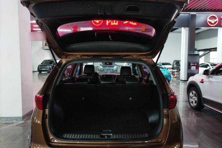Used Kia KX5 2017 1.6T Automatic Two-Wheel Drive 15th Anniversary Special Edition DLX Trunk