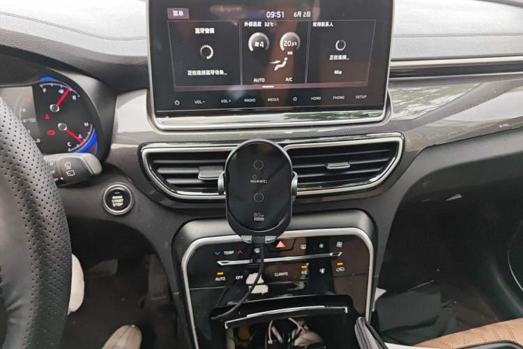 Used Kia KX5 2019 2.0L Automatic 2WD Comfort Edition Audio And AC Panel
