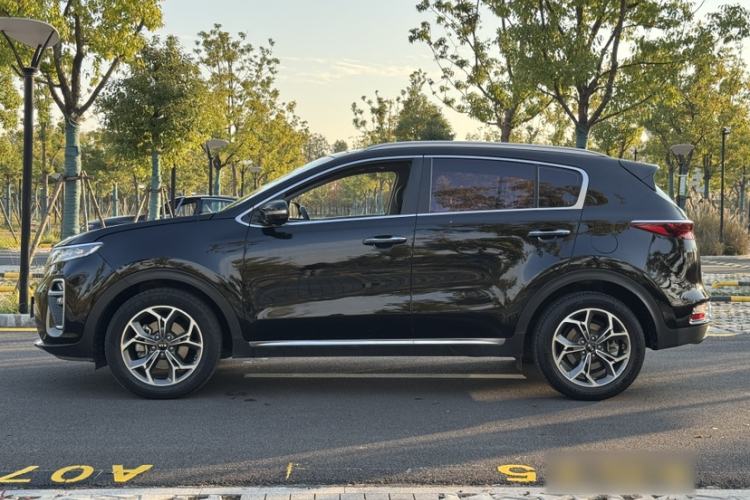 Used Kia KX5 2019 1.6T Automatic Two-Wheel Drive Luxury Edition Exterior 2