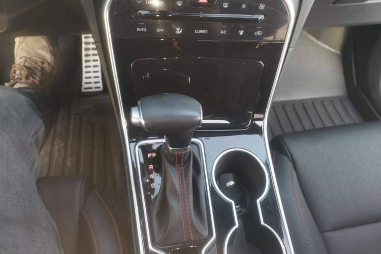 Used Kia KX5 2019 1.6T Automatic Two-Wheel Drive Luxury Edition Gear Lever