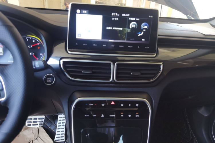 Used Kia KX5 2019 1.6T Automatic Two-Wheel Drive Luxury Edition Interior 3