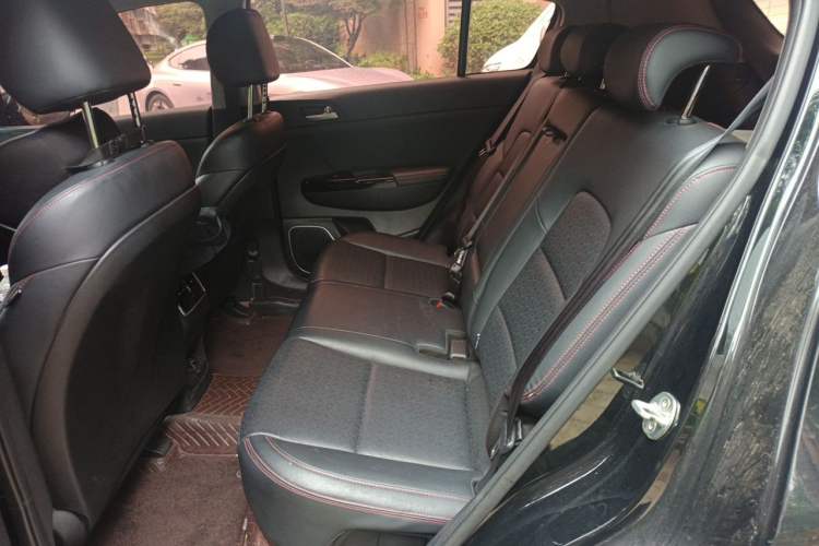 Used Kia KX5 2019 1.6T Automatic Two-Wheel Drive Luxury Edition Interior 4