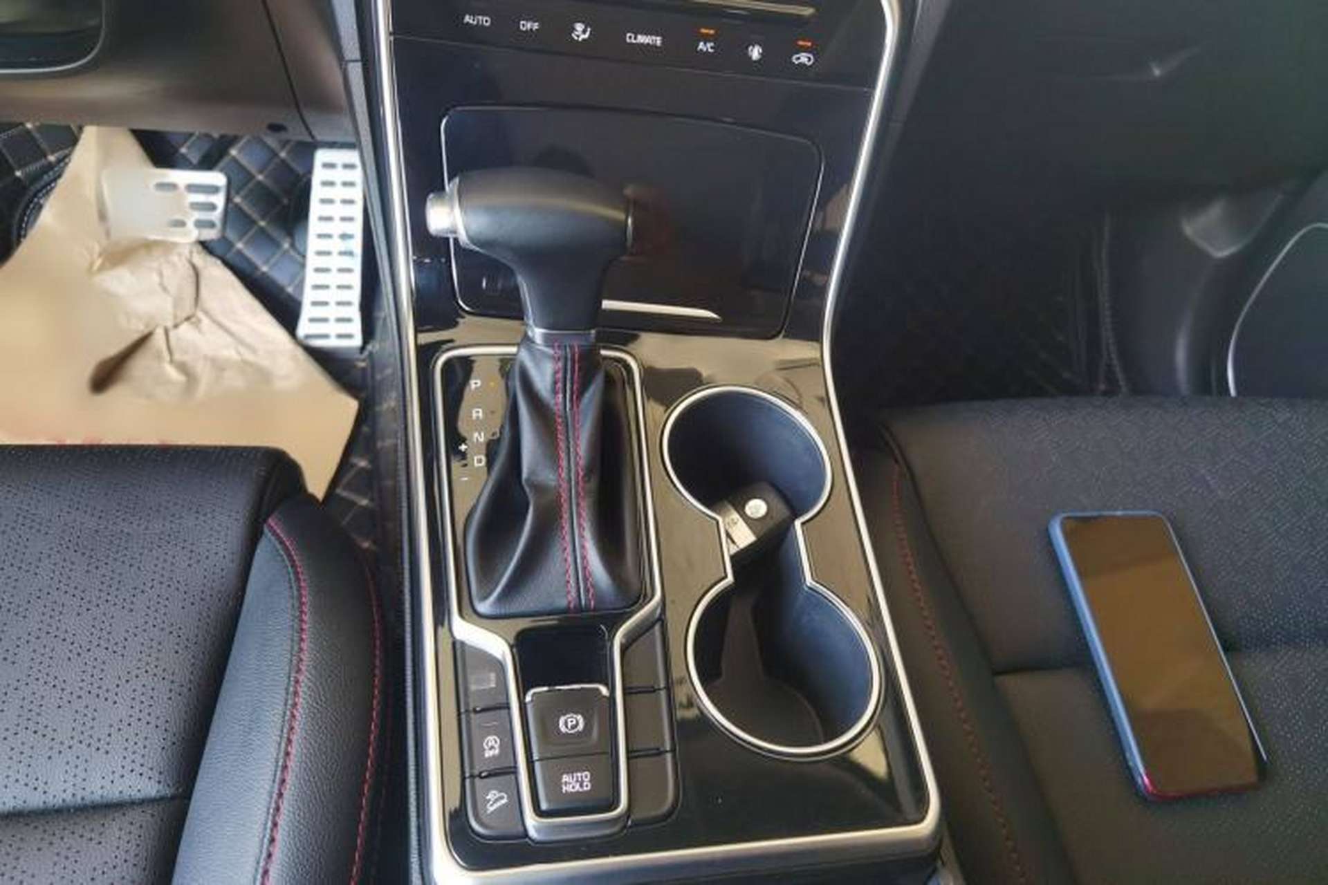 Used Kia KX5 2019 1.6T Automatic Two-Wheel Drive Luxury Edition Interior 4