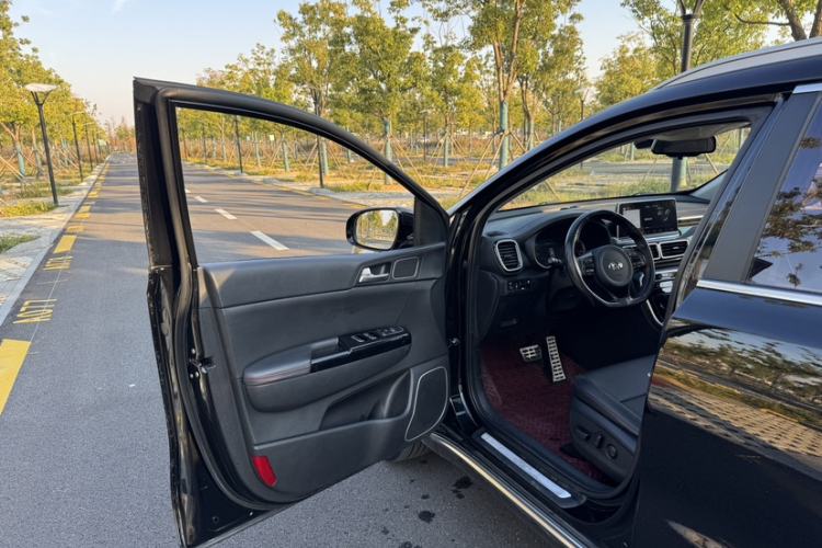 Used Kia KX5 2019 1.6T Automatic Two-Wheel Drive Luxury Edition Interior 4