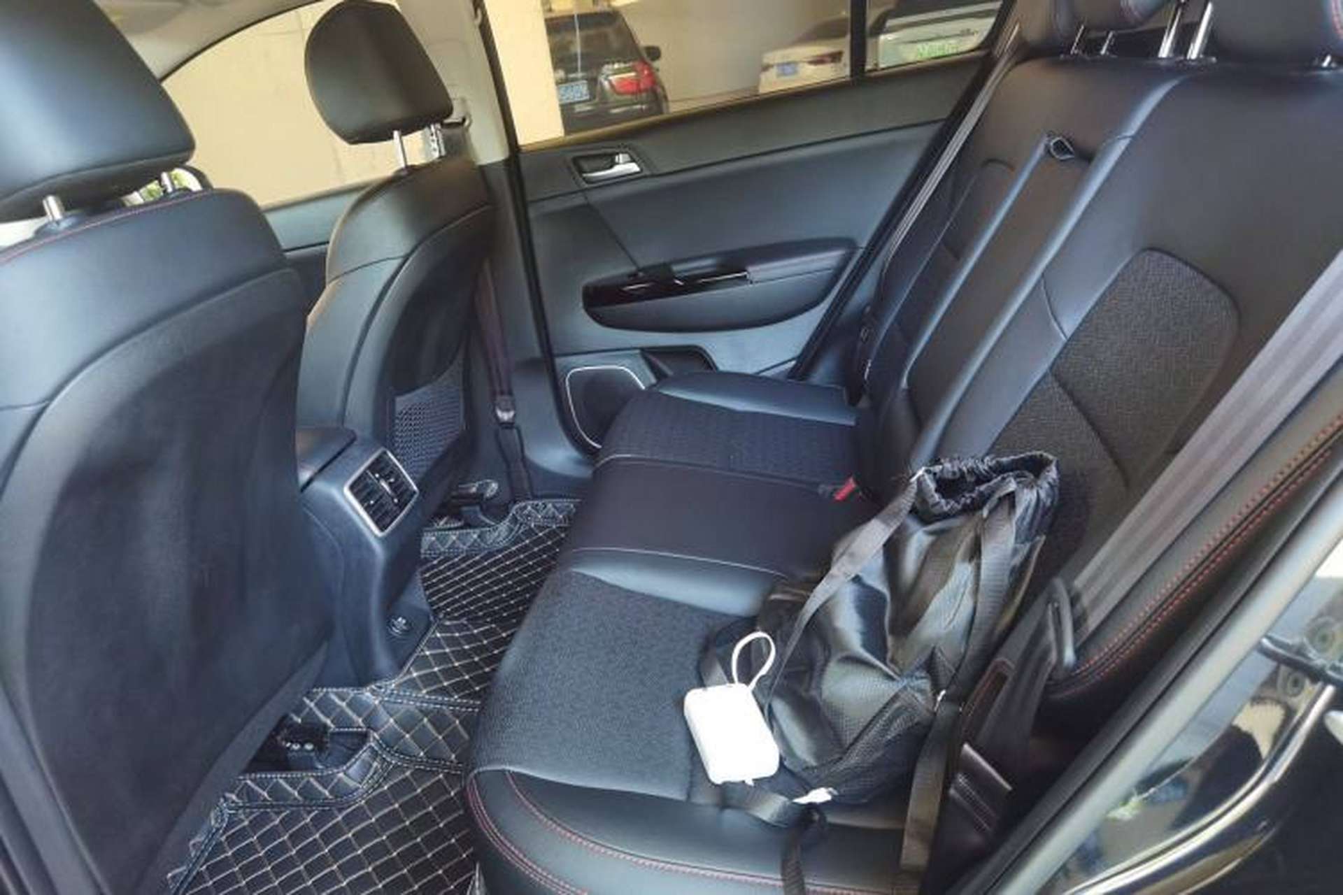 Used Kia KX5 2019 1.6T Automatic Two-Wheel Drive Luxury Edition Interior 7