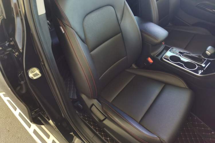 Used Kia KX5 2019 1.6T Automatic Two-Wheel Drive Luxury Edition Interior 9