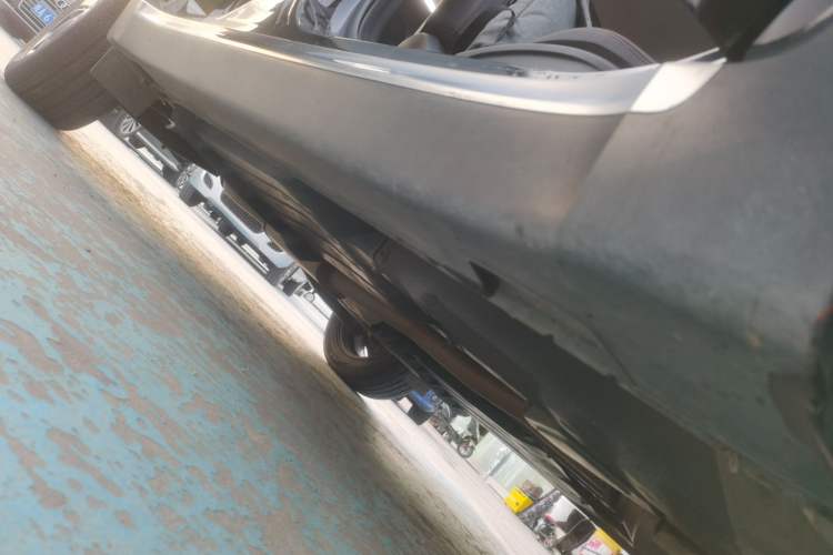 Used Kia KX5 2019 1.6T Automatic Two-Wheel Drive Luxury Edition Right Side Sill