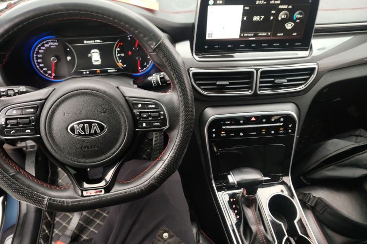 Used Kia KX5 2019 1.6T Automatic Two-Wheel Drive Luxury Edition Center Console