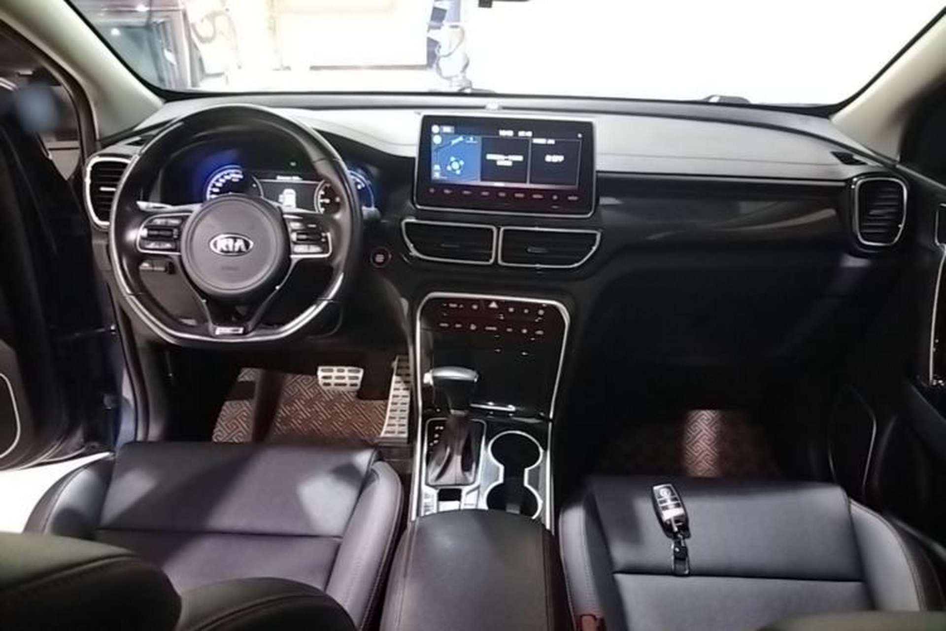 Used Kia KX5 2019 1.6T Automatic Two-Wheel Drive Luxury Edition Center Console