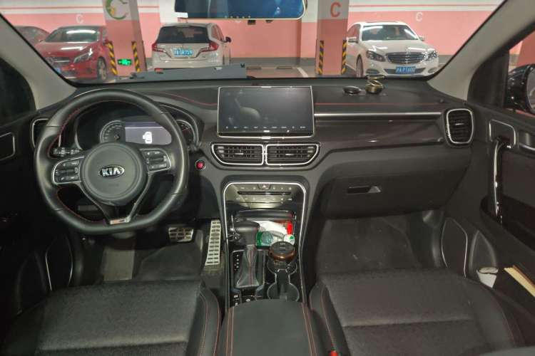 Used Kia KX5 2019 1.6T Automatic Two-Wheel Drive Luxury Edition Center Console