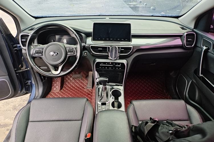 Used Kia KX5 2019 2.0L Automatic 2WD Comfort Edition Center Console