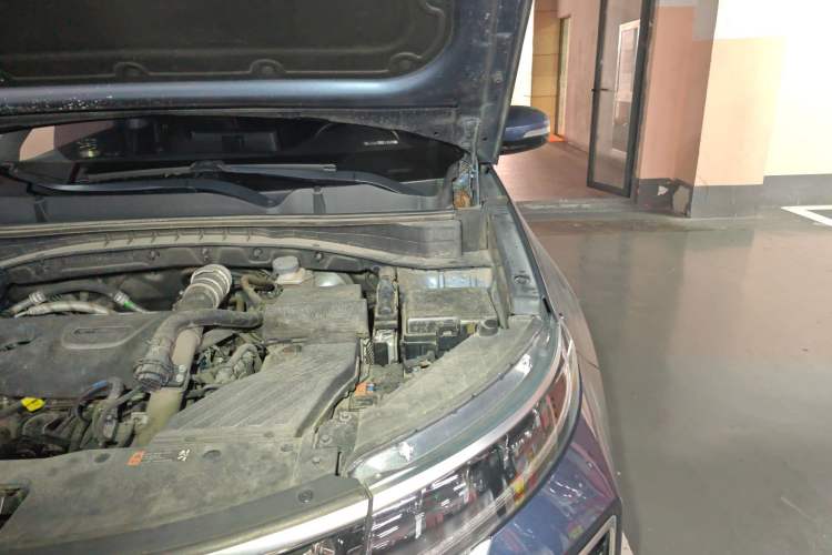 Used Kia KX5 2019 1.6T Automatic Two-Wheel Drive Luxury Edition Engine Bay Left
